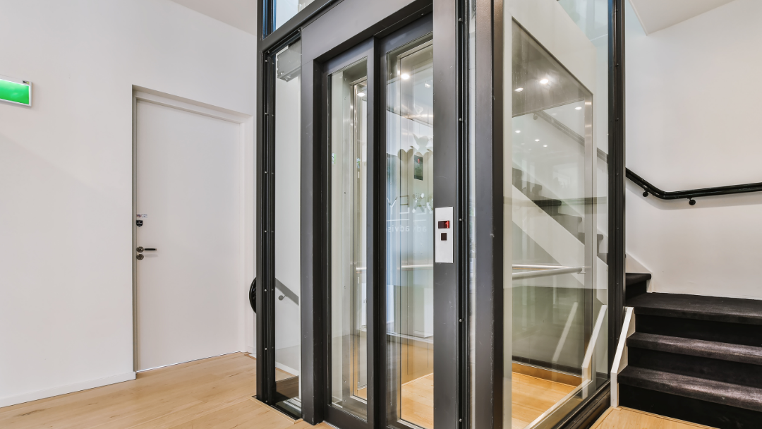 Ascensor sin sala de máquinas de Ascensores Itar, solución innovadora para edificios modernos en Argentina.