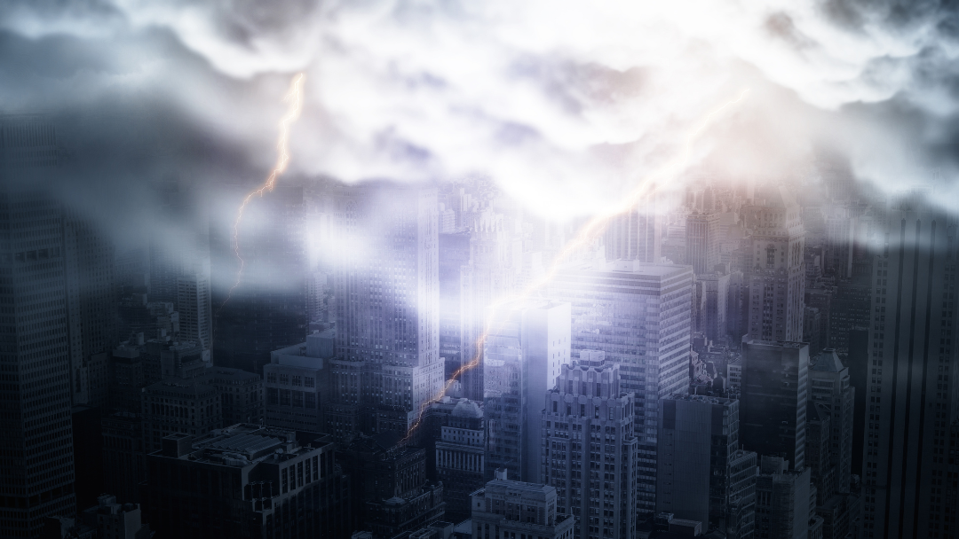 ascensor en edificio durante tormenta eléctrica